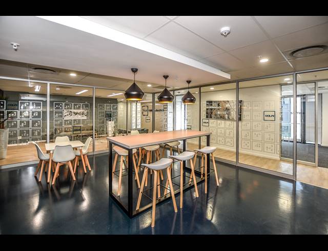 70M² SERVICED OFFICE TO LET IN VORNA VALLEY